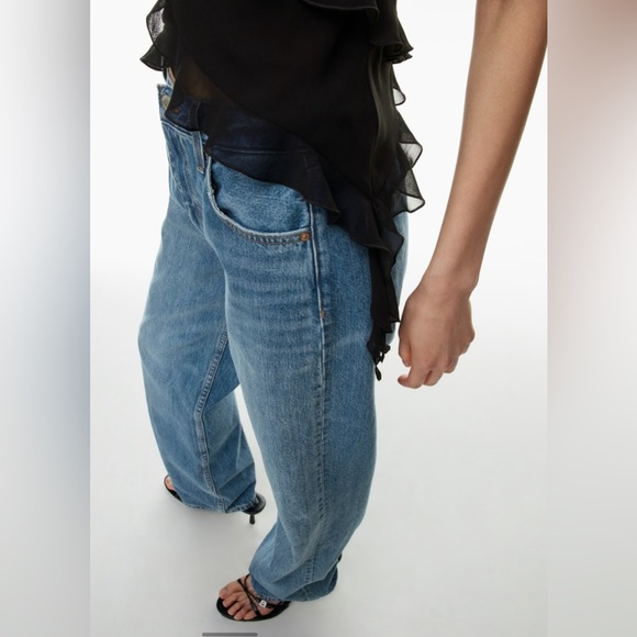 NWT Aritzia Wilfred Eminence Top in Black Size Small Ruffled chiffon camisole - Picture 6 of 13